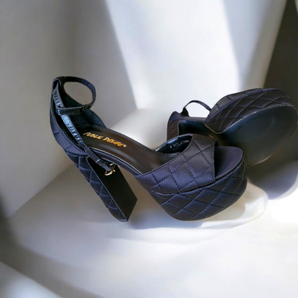 Dolls Kill size 6 black padded platforms
